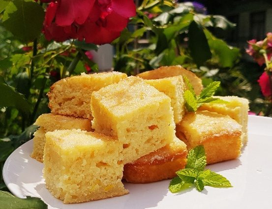 french yoghurt lemon drizzle cake