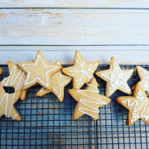 spiced scandinavian ginger cinammon biscuits christmas