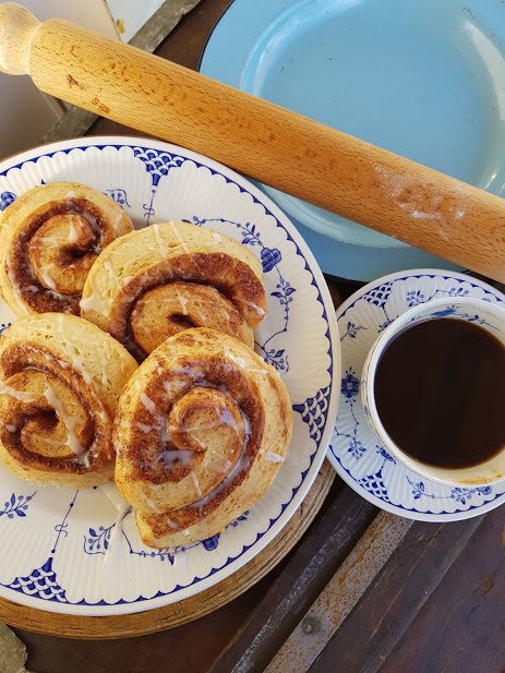 make ahead cinnamon christmas scandinavian cinnamon buns