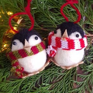 Set of 2 felt Christmas penguobins