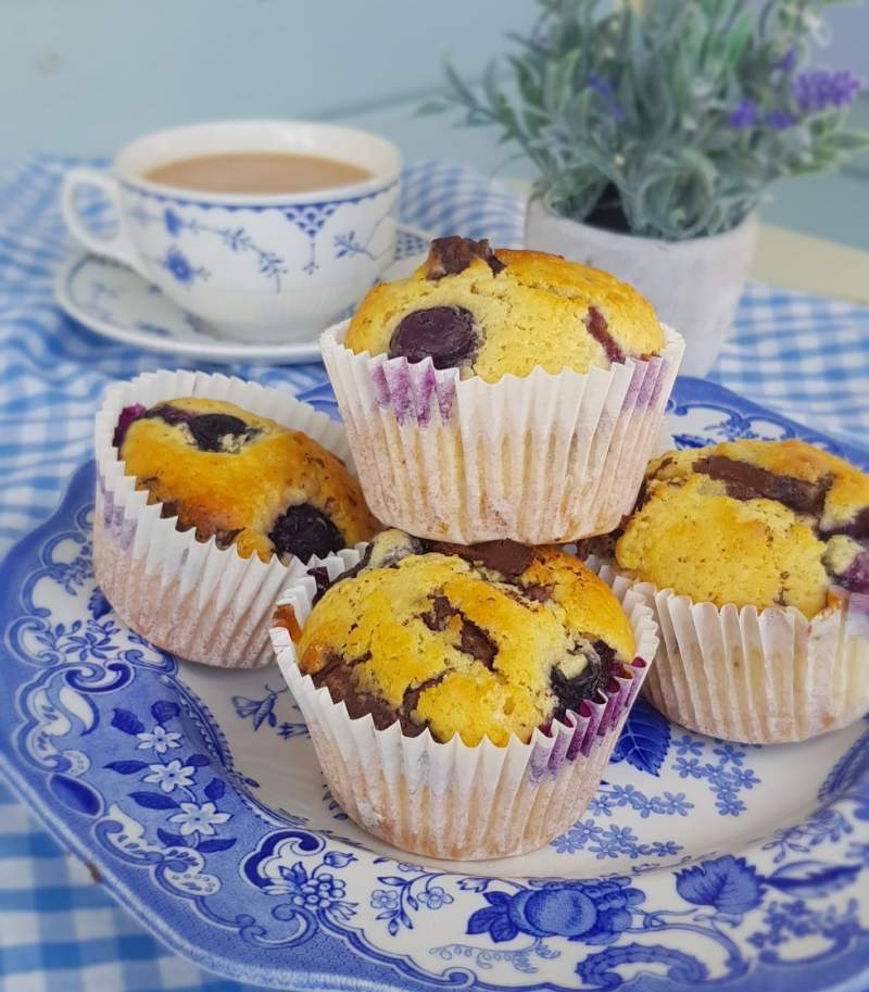 Easy-peasy blueberry and almond muffins