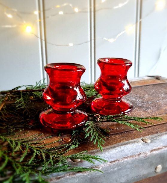 Red candlesticks shop