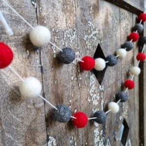 Hyggestyle Craft Kit - DIY Christmas felt ball pom-pom garland, red, grey, ivory