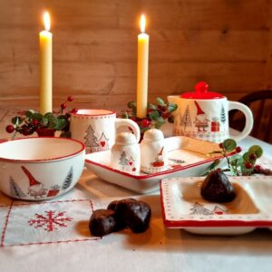 Christmas tableware, runners and napkins