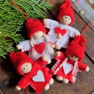 Set of 4 hanging traditional felt and wood Nisse/Tomte Scandinavian Christmas pixies