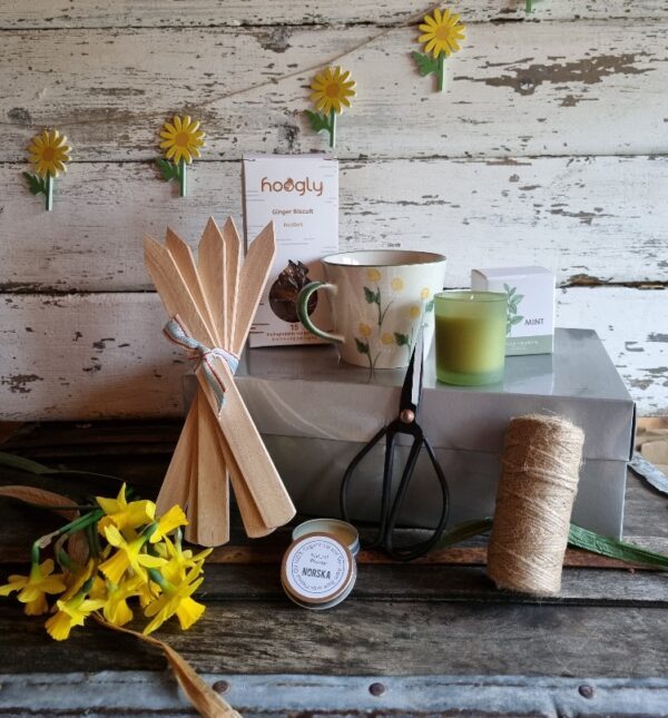 beautiful gift box for gardeners