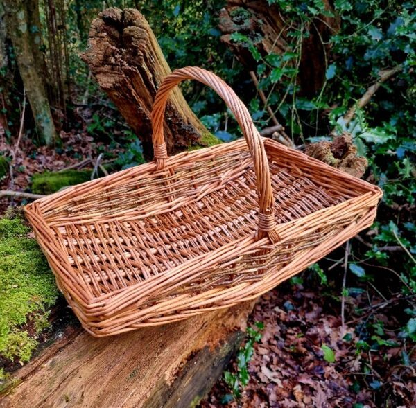 Traditional willow foraging basket/garden trug hyggestyle