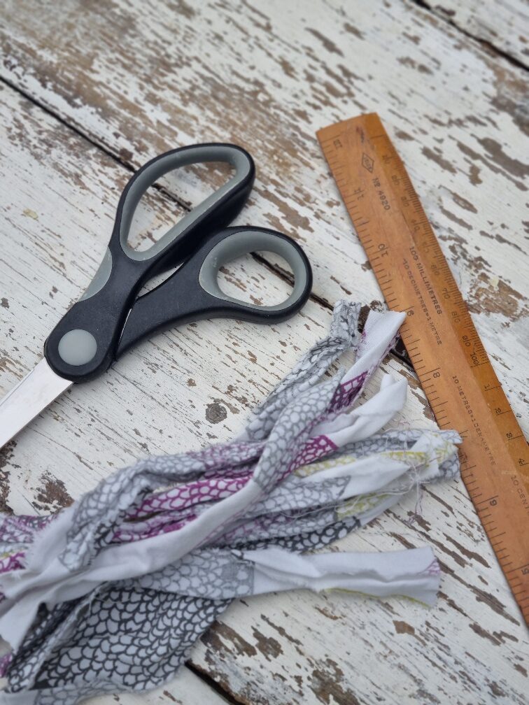 how-to-make-your-own-chirstmas-rag-wreath-diy-2-rotated How to Make a Christmas Rag Wreath from an Old Duvet Cover (Easy Upcycled Craft)