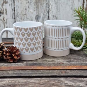 Set of 2 stoneware mugs in heart and stripe design