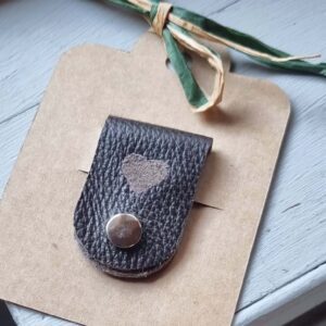 Hyggestyle upcycled chocolate leather and suede heart cable tidy