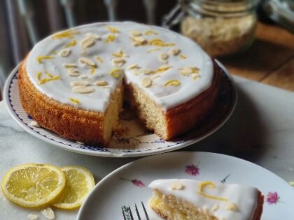 Citronmåne – Danish lemon moon marzipan cake
