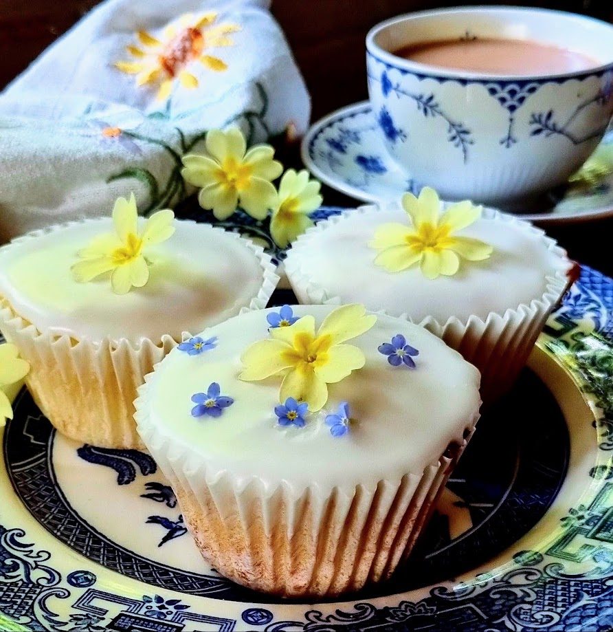 lemon-elderflower-cupcakes Bex's lemon and elderflower cordial iced muffins recipe