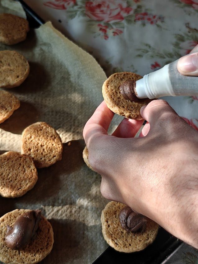 easy-be-ro-coffee-mocha-kisses-recipe-2 Easy mocha kisses recipe; the perfect picnic biscuit!