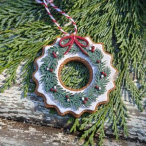 Gingerbread iced door wreath Christmas tree ornament by Gisela Graham