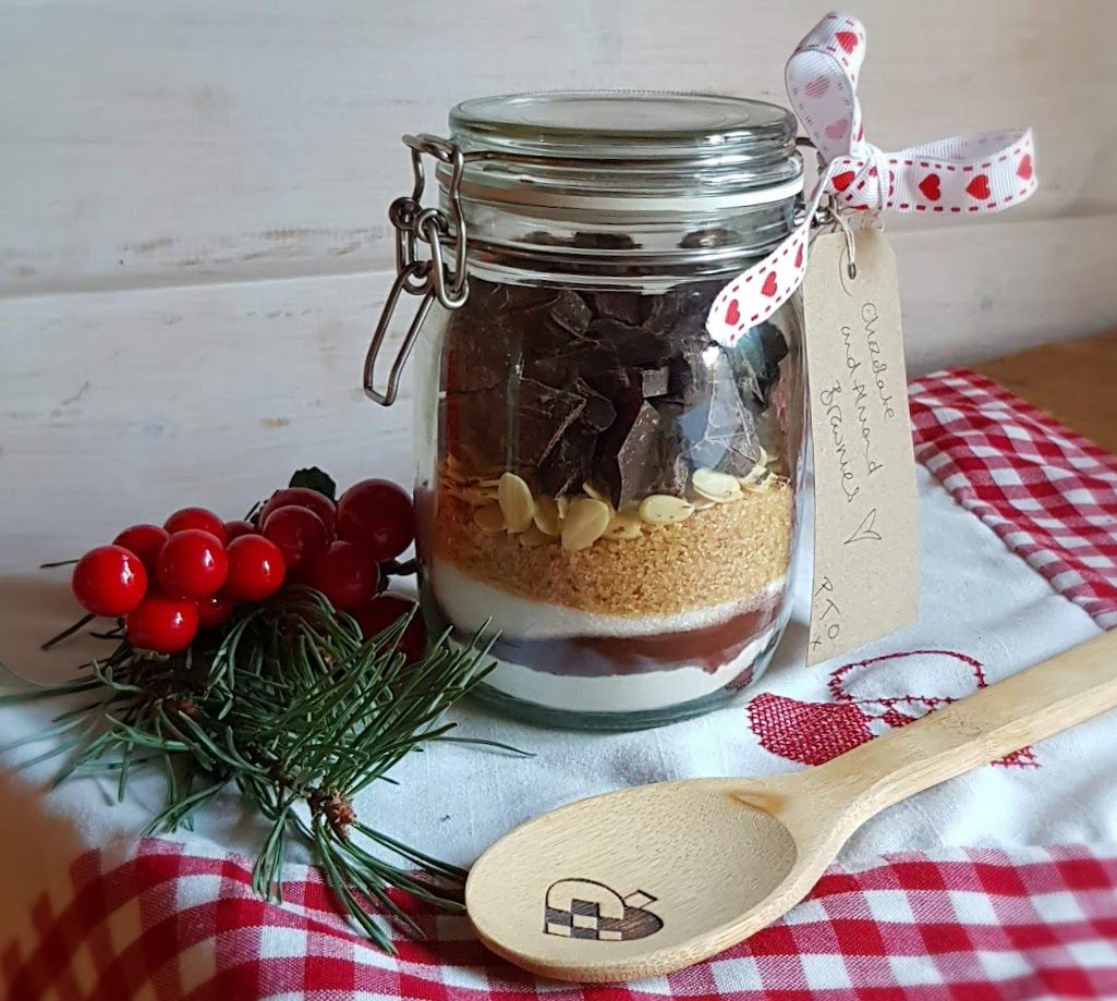 how-to-make-your-own-diy-gift-mason-jar-fudgey-chocolate-brownies Home New