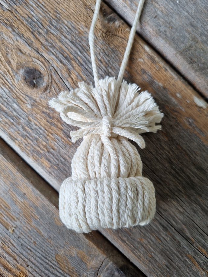 string-gnomes-diy-8 How to make your own neutral Nordic gnomes