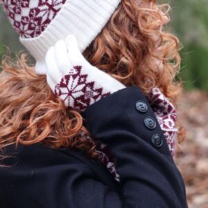 Burgundy and cream Scandi starflower gloves