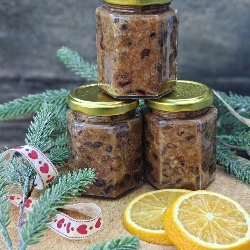Cranberry, orange and almond mincemeat: an easy homemade Christmas mincemeat with dark rum